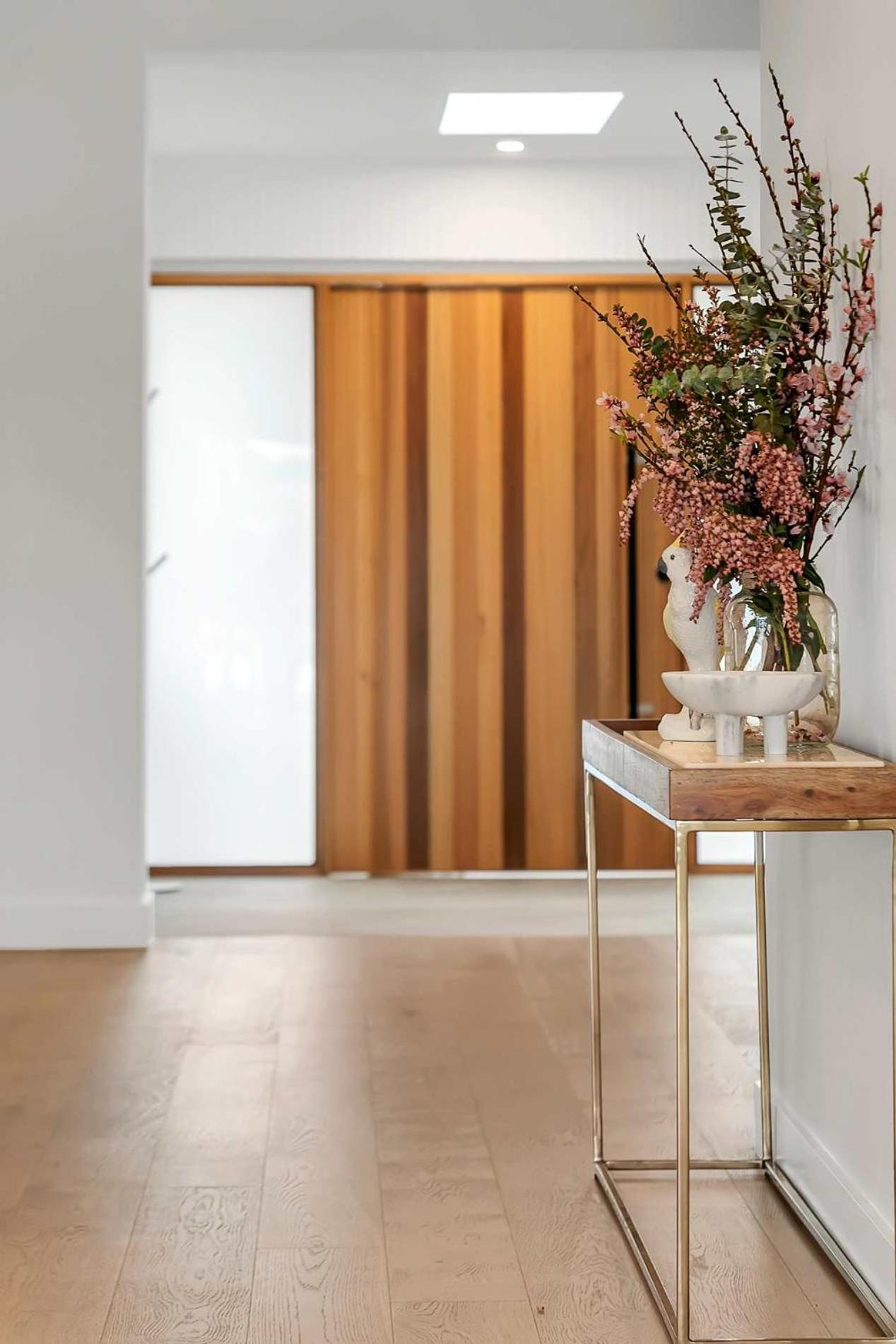 Harbour-front With Views & Parking Apartment Sydney